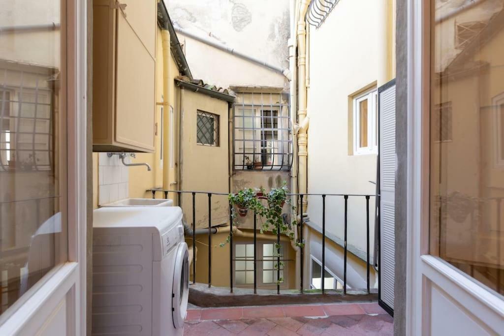Scala Via Borgo Pinti Apartment